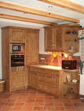 Einbauküche aus Massivholz